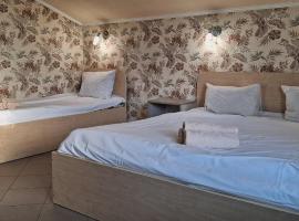 Lisova - Лісова готельня і сауна, Hotel in Kiew