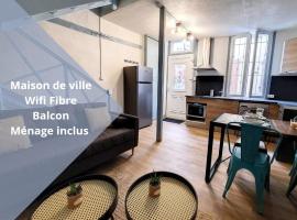 Maison La Petite Bleue - Balcon - Wifi Fibre - Menage inclus, hotel in Tarbes