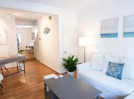 Cozy 2br home w/ parking in downtown Annapolis, casa a Annapolis
