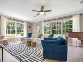 Cozy - Organic Modern - Bungalow - FSU, sewaan penginapan di Tallahassee