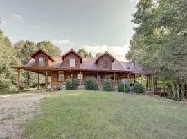 Peaceful Whitley City Cabin on 10 Wooded Acres!