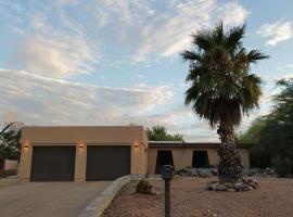 Stylish Fountain Hills gem with game room, villa in Fountain Hills