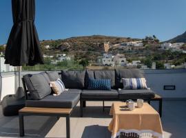 Castle View Suites โรงแรมในEmporio Santorini