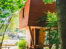 Utopia Village - Art & Nature Lodges