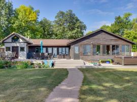 Family-Friendly Ottertail Home on Rush Lake!, villa in Ottertail