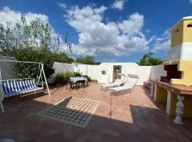 A soli 10 minuti a piedi dal mare più bello! Villa casa vacanza Silvana e Roni