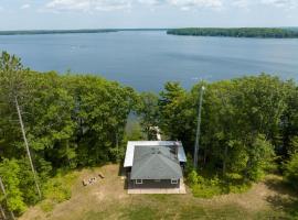 Hillside Hideaway, hotell sihtkohas Northwoods Beach