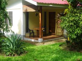 ACACIA'S Cottages mit Starlink Wifi, хотел в Мамбаджао