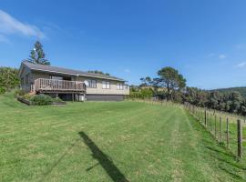 Rolling Hills Retreat - Otaua Holiday Home, feriebolig i Waiuku