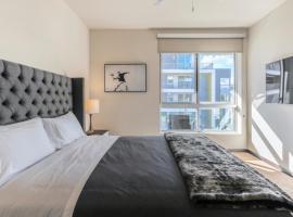 New WeHo Luxury Apartment, pet-friendly hotel in Los Angeles