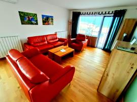 Vipolže Family Apartments, hotel en Dobrovo