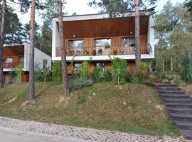 Tarcin Forest Resort Villa No 303 – tani hotel w mieście Donja Raštelica