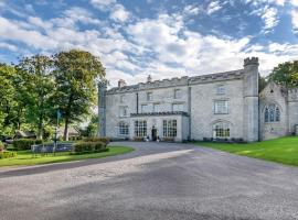 Thurnham Hall Resort، فندق في Cockerham