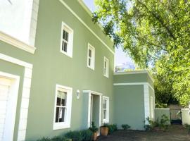 The hidden Retreat on Haumann, hotel di Franschhoek