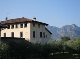La Corte del Cigno: Monte Isola'da bir otel