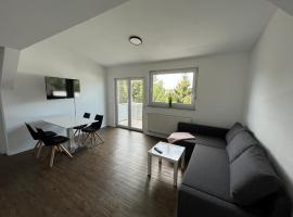 Premium Apartment 75qm 3 Zimmer Küche, Balkon, Smart TV, WiFi, casă de vacanță din Aalen