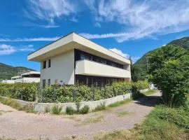 Appartamenti moderni, luminosi e tranquilli con parcheggio privato - Agritur La Tenuta