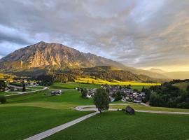 Lovely Apartment, Hotel in Tauplitz