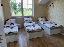 Biały Dworek, hotel v destinaci Prażmów