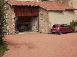 Le Clos du Jubin, hotel dengan parking di Saint-Forgeux