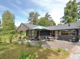 Stunning Home In Grenaa With 4 Bedrooms And Wifi, hôtel à Grenå