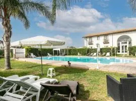Cozy Home In Arenella With Outdoor Swimming Pool