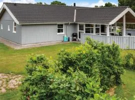 Stunning Home In Glesborg With 4 Bedrooms, Sauna And Wifi