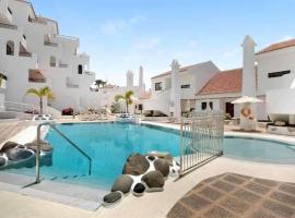 Premium apartment in Adeje with private terrace, hotel in Playa Fañabe