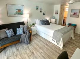 KASA Poolside Balcony for 2, beach rental in San Juan