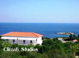 Climati Studios, lodging in Skinária