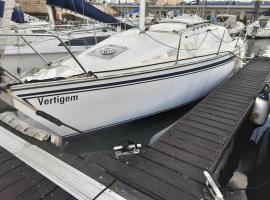 Vintage Sailboat in Belém, hotel en Lisboa