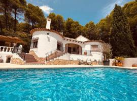 Villa with garden and private pool in Alcalali, будинок для відпустки у місті Алкалалі