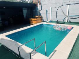 CASA con piscina temperada, tinaja y quincho pr&oacute;xima a Playa Sn Alfonso