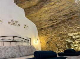 Casa Cueva Sol y Luna Setenil, hotell i Setenil