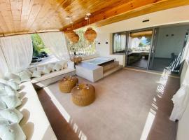 Alexandrina Suite, hotel v destinaci Nea Skioni