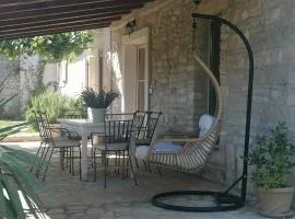 NEW!!!Villa D'Vita on huge fenced property