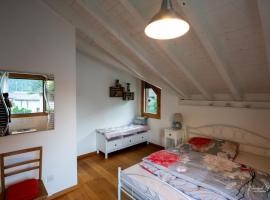 Zimmer mit eigenem Badezimmer, Ferienunterkunft in Näfels