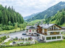 Hotel Schiederhof, hotel with pools in Grossarl