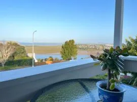 Auckland Sea&SkyTower view Homestay with free Netflix, Parking