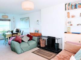 Toppers Bright Seaview Family or Couple Home Devon Westward Ho!, vacation home in Bideford
