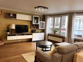Superbe appartement dans le centre de Mons - Arivée autonome, hotell i Mons