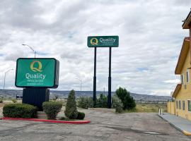 Quality Inn & Suites Grants - I-40, отель в городе Грантс