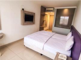 Belvena Makati Hotel, hotel v destinaci Sukarami