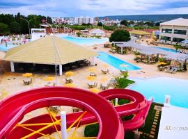 Lacqua diRoma com Parque Aquático e Cozinha, appart'hôtel à Caldas Novas