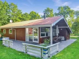 Nice Home In Glesborg With 3 Bedrooms, Sauna And Wifi