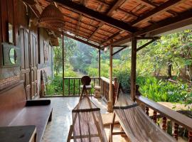 Charming Countryside Homestay, hotel sa Ben Tre