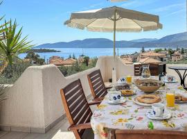 Nice Apartment In Korfos, Korinthos With Wifi, hotel amb aparcament a Korfos