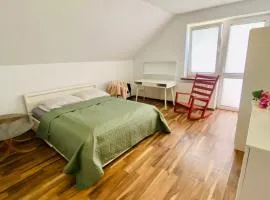 Komfortowy pokój dla dwojga z balkonem Marcinkowicka