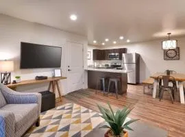 2H New Cozy Moab RedCliff Condo, Pool & Hot Tub