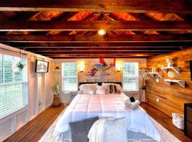Tiny House Hideaway with King Bed, minihytte i Cape Charles
